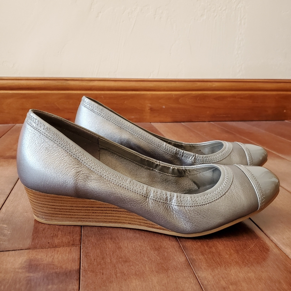 Cole Haan elsie cap-toe wedge leather pumps 8.5